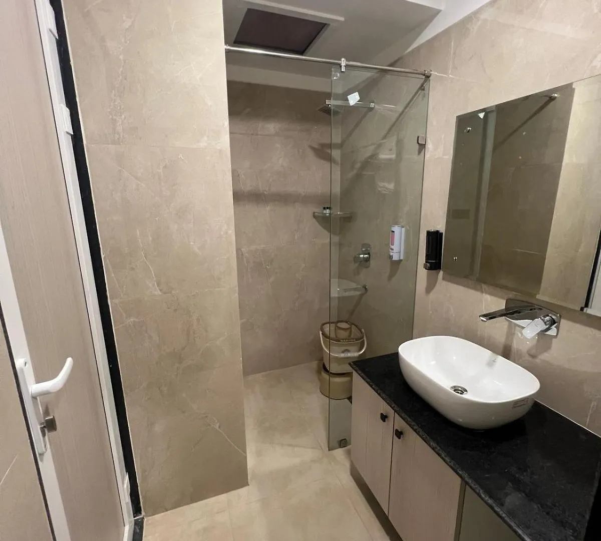 Hotel Glorious Grand Varanasi