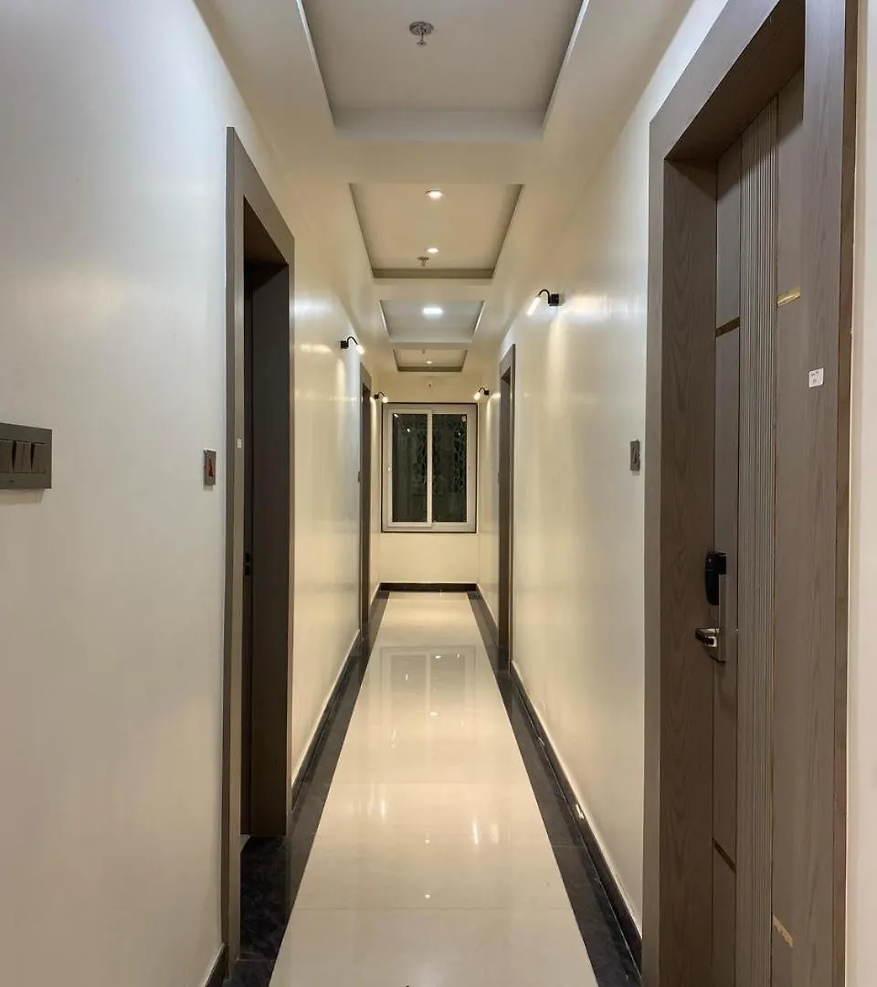 Hotel Glorious Grand Varanasi